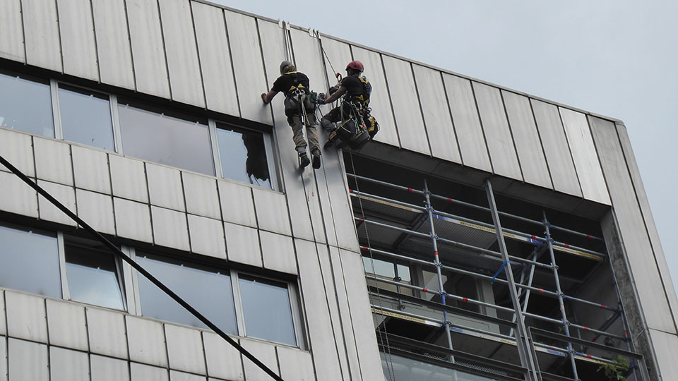 Professional rope access work carried out by Building Up BV, specialists in working at height and inspections Rope Access Work